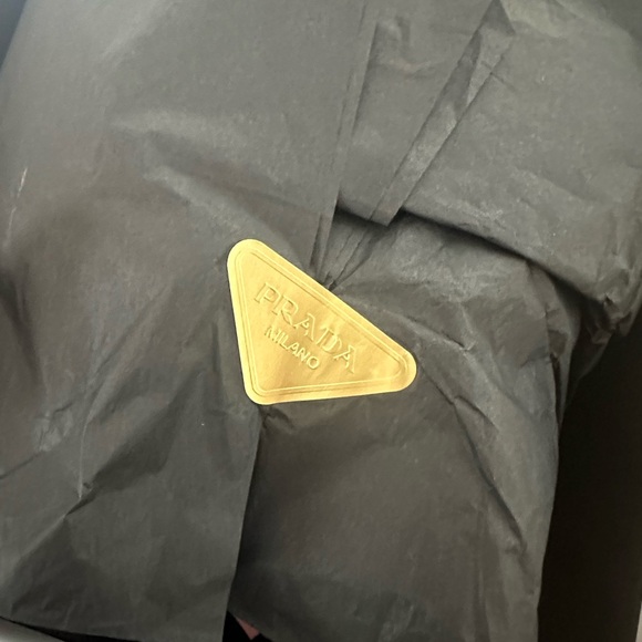 NIB Prada Dubai VIP Gift Set - Picture 12 of 13